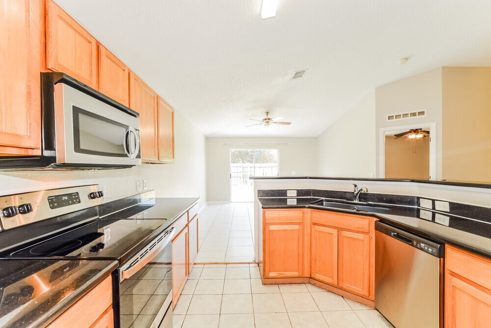 Building Photo - 5070 Silver Thistle Ln