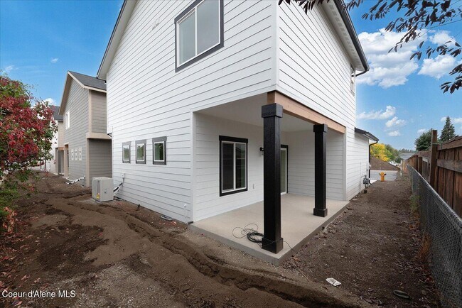 Building Photo - 2246 Chaffee St
