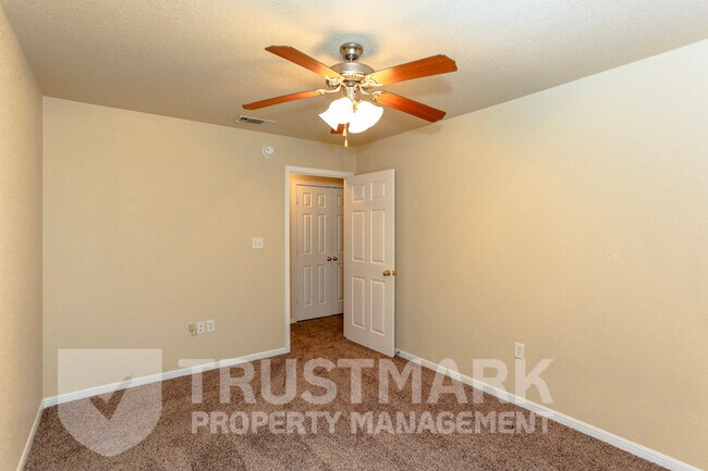 Building Photo - 4202 Elms Run Cir