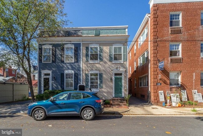 Building Photo - 225 S Payne St