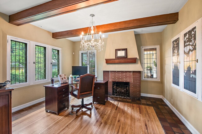 Building Photo - 2023-2027 W 108th Pl