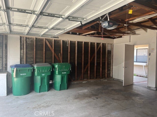 Building Photo - 5 Cashew