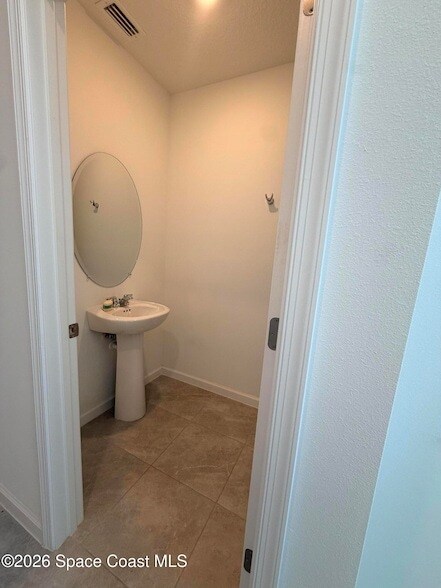 Building Photo - 1707 Colebrook Cir SW