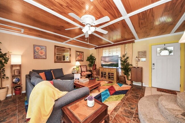 Building Photo - 17018 Water Oak Dr