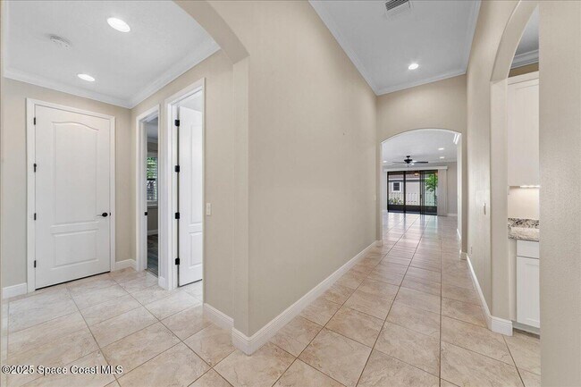 Building Photo - 2721 Casterton Dr