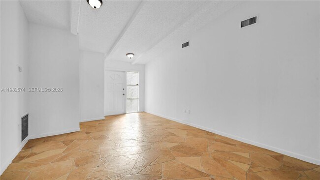 Building Photo - 10583 La Placida Dr