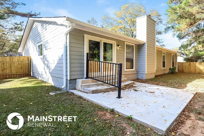 Building Photo - 8682 Cedar Creek Ridge