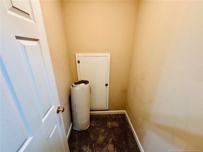 Building Photo - 616 Amberdale W Cir