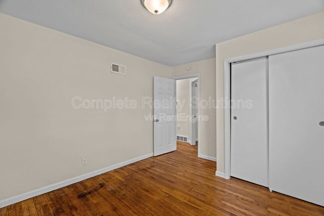 Building Photo - 2502 McLaran Ave