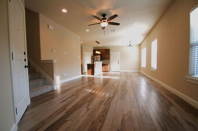Building Photo - ((Pay NO RENT Until Jan 2026!)) Little Piece of HEAVEN~3/2.5 Home w/ Open GOURMET Kitchen/ ALL Gr...