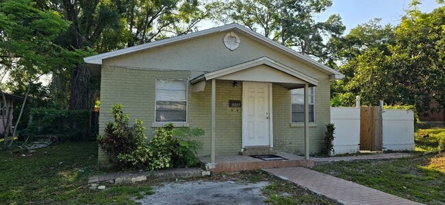 Primary Photo - 3/2 Tampa Move In Ready !