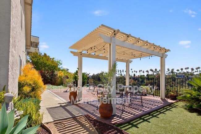 Building Photo - 4794 Arizona St