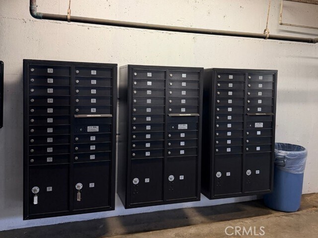 Building Photo - 15344 Weddington St