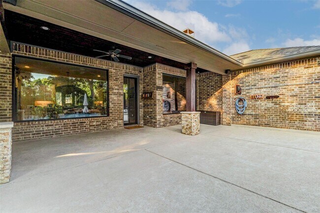 Building Photo - 5323 Lake Hill Farm Way