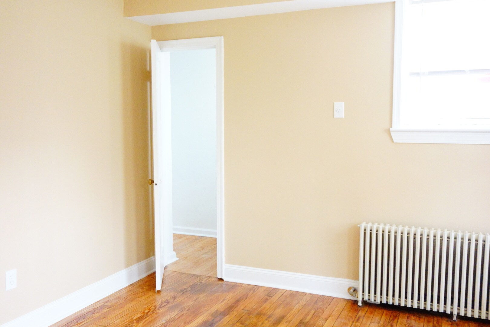 Building Photo - 8206 Greenwood Ave