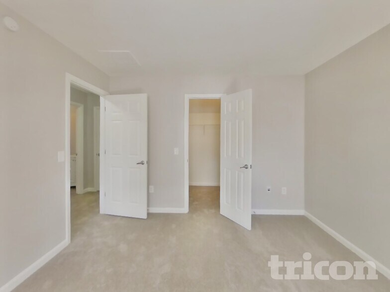 Building Photo - 5324 Brickleberry Way