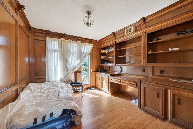 Building Photo - 11302 Hylander Dr