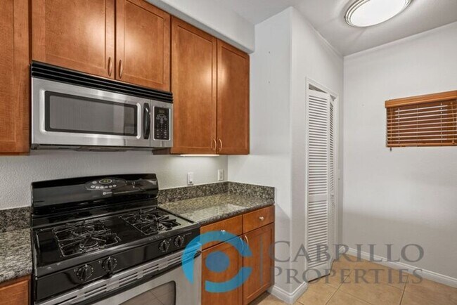 Building Photo - 2330 1st Ave