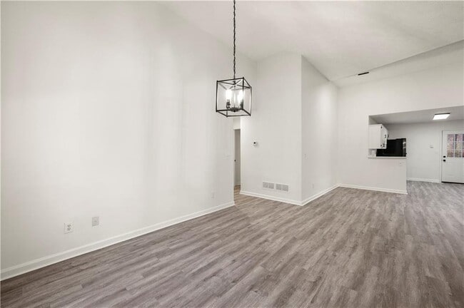 Building Photo - 1073 Hidden Brook Trail