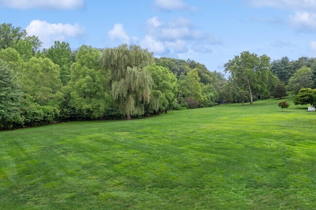 Building Photo - 9 Sherwood Ave