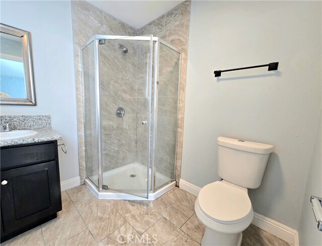 Building Photo - 715 W 58th St