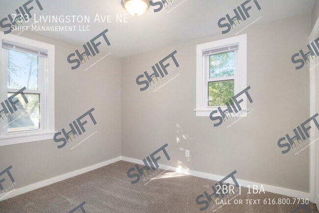 Building Photo - 733 Livingston Ave NE