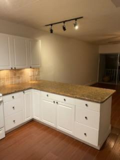 Building Photo - 725 Hummingbird Way