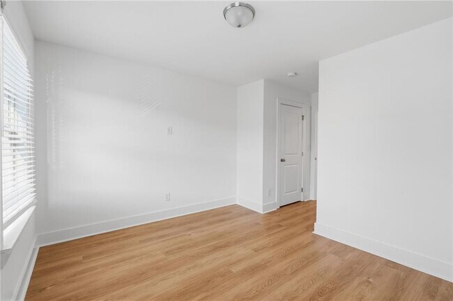 Building Photo - 6405 Shalks Xing Dr