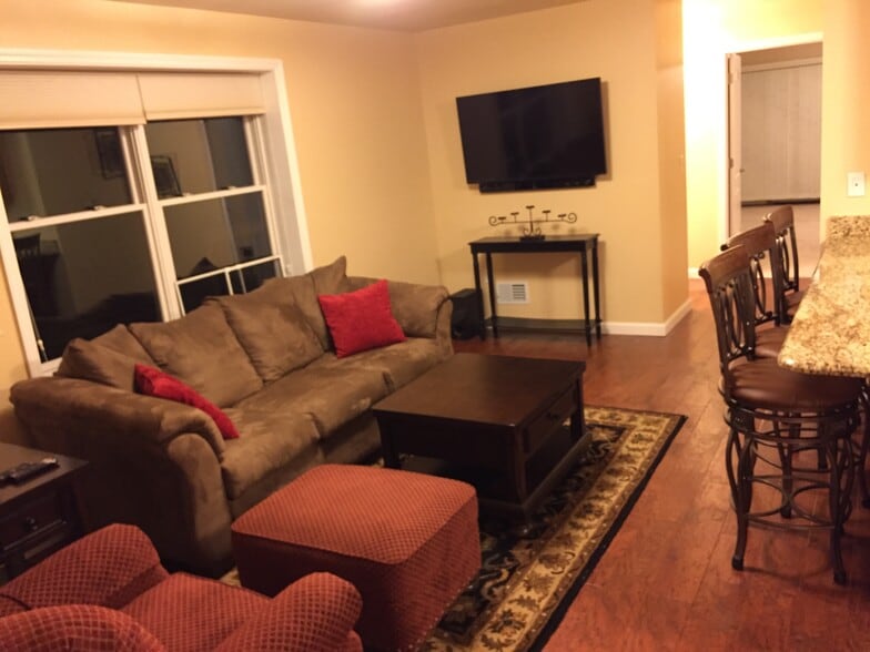 Building Photo - 101 Sunrise Dr