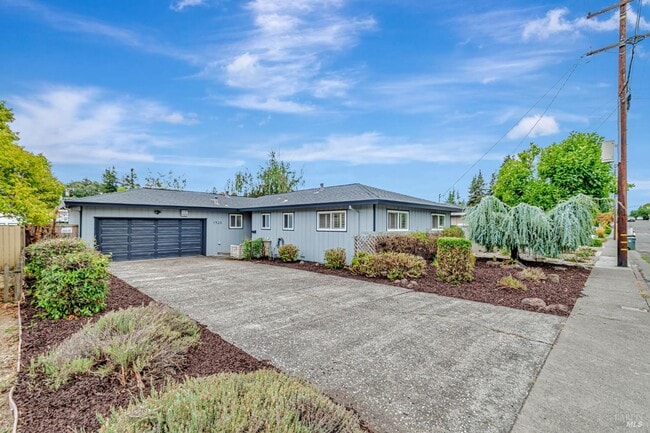 Building Photo - 1520 Hexem Ave