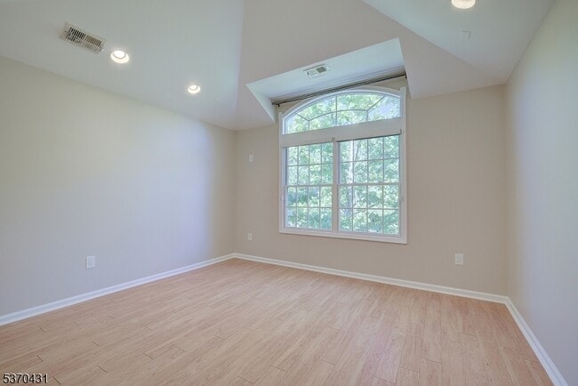 Building Photo - 612 Kensington Ln