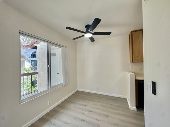 Building Photo - Indulge in coastal living in this beautifu...