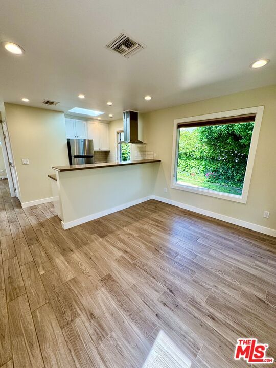 Building Photo - 10740 Aqua Vista St