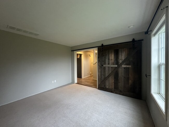 Building Photo - 24574 SW Ladd Hill Rd