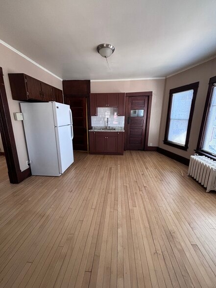 Building Photo - 1109 E Gorham St