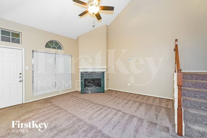 Building Photo - 2132 Montclair Ln