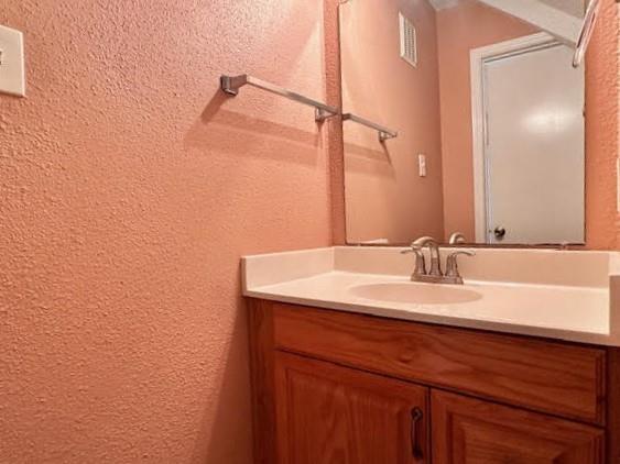 Building Photo - 3808 Landmark Dr
