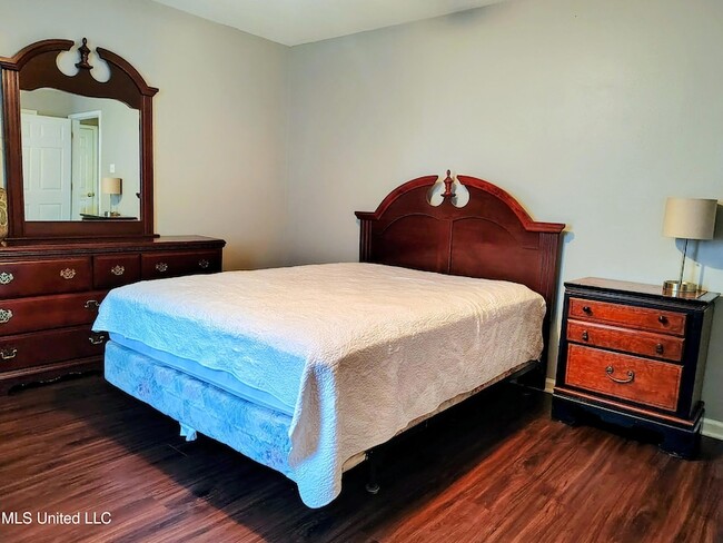 Building Photo - 5080 Gautier Vancleave Rd