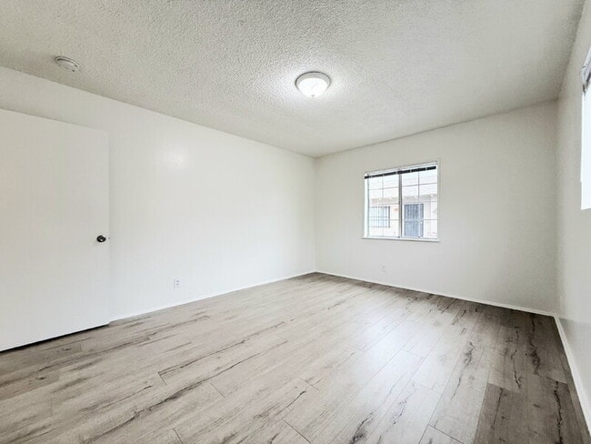 Building Photo - 12712 Kalnor Ave