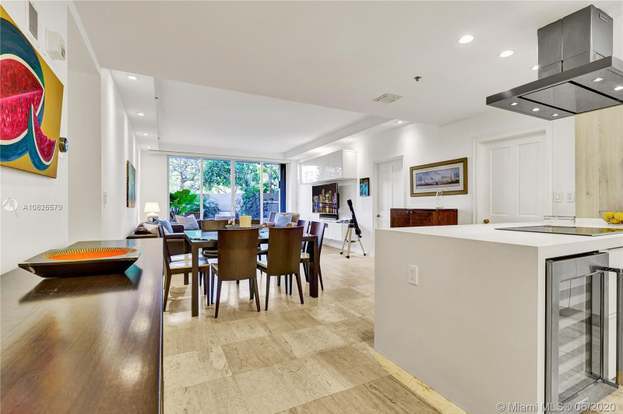 Building Photo - 251 Crandon Blvd