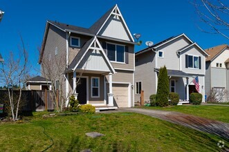 Building Photo - 3 Bedroom 2.5 Bath with fenced yard