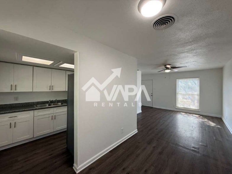 Building Photo - 7119 Westlyn Dr