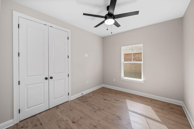 Building Photo - 1460 Pine St