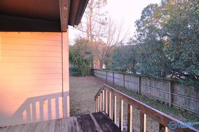 Building Photo - 9405 Hartwick Cir SE