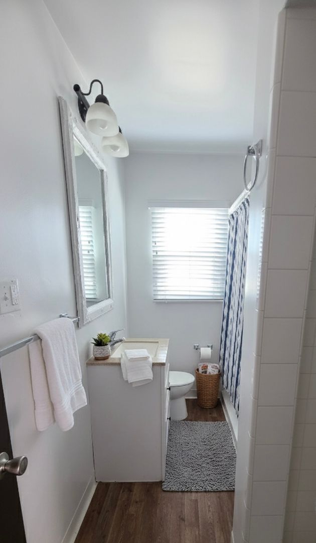 Building Photo - 2023 W Olive Ave