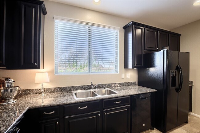 Building Photo - 7220 Willow Brush St