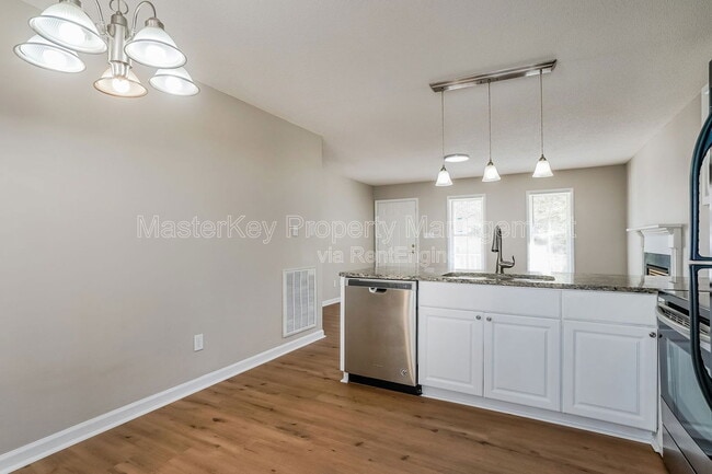 Building Photo - 5701 Woof Pl