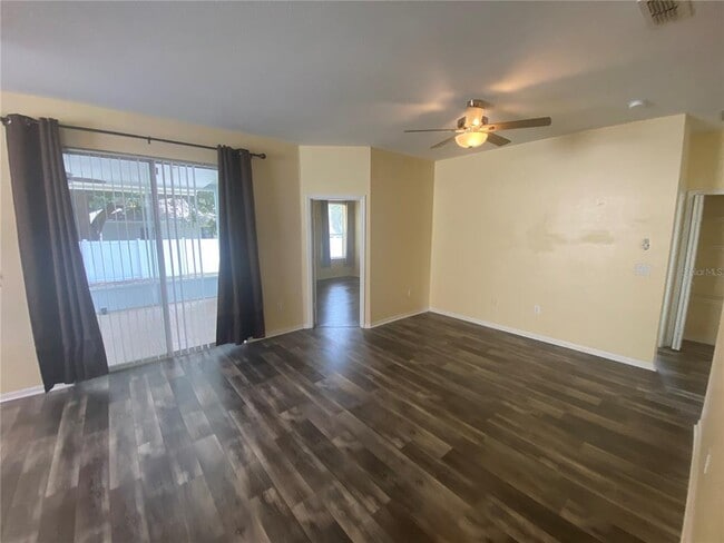 Building Photo - 302 Bluff Pass Dr