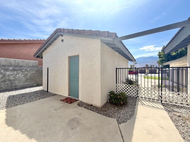 Building Photo - 33706 Wishing Well Trail
