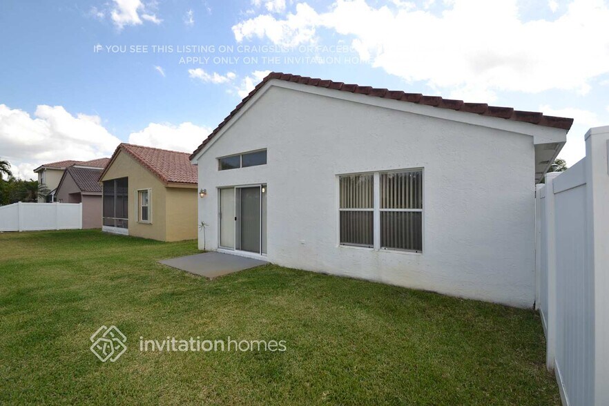 Building Photo - 17755 SW 23rd St